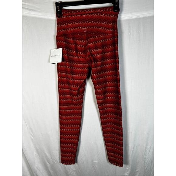 Beyond Yoga NEW XS Printed High Waisted MIDI Leggings Sustainable Exercise - Picture 3 of 6